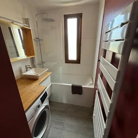 Flat Apartment *